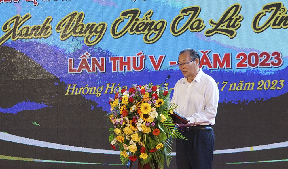 Ph&oacute; Gi&aacute;m đốc sở VH-TT&DL Nguyễn Huy H&ugrave;ng, Trưởng ban gi&aacute;m khảo đ&aacute;nh gi&aacute; chất lượng li&ecirc;n hoan